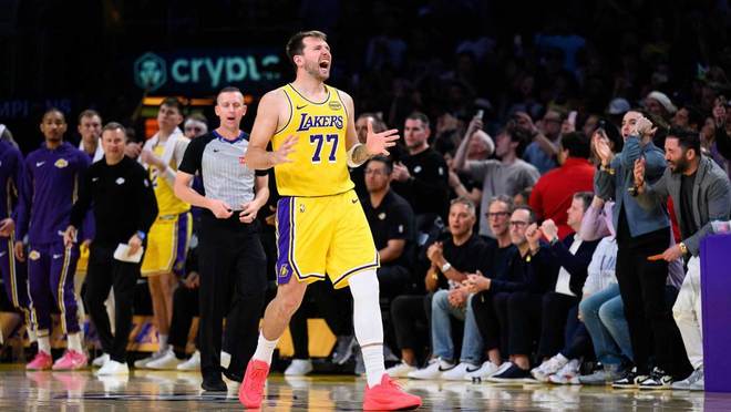 A·史密斯力挺东契奇入围MVP，湖人连胜成为讨论
